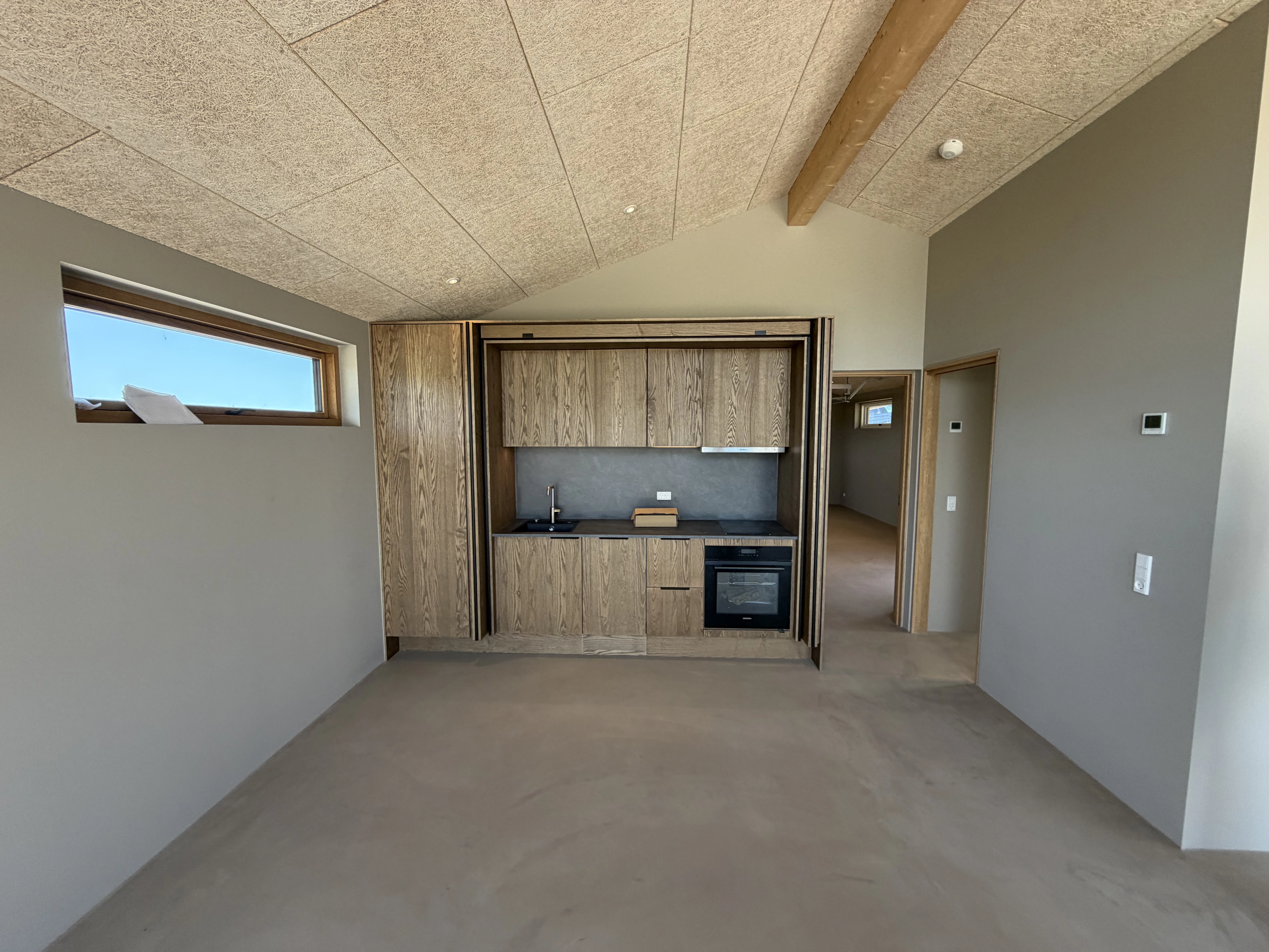 Pladsoptimering i det lille sommerhus — Lær af vores sommerhus-cases - billede 3 — Arkitekttegnestuen Yderskov